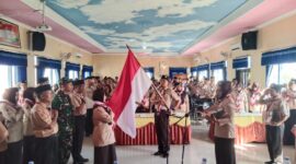 Kak Lusia saat melantik Jajaran Mabiran dan Pengurus Kwaran Toroh masa bhakti 2024-2027 di Aula Korwil Bidang Pendidikan Kecamatan Toroh, Kabupaten Grobogan, Jawa Tengah, Kamis (24 April 2025) pagi. (Dok. Mediasapujagad.com)