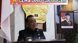 Foto: Bupati Grobogan Setyo Hadi menyampaikan sambutan pada Sidang Paripurna DPRD Grobogan ke-28, Senin (18/08).