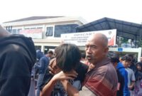 Isak tangis mewarnai pertemuan antara orangtua dan remaja yang terlibat aksi kerusuhan pekan lalu. (dok/mediasapujagad.com)