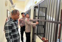 Plt Kasipropam Polres Grobogan IPTU Masngud Afandi memimpin inspeksi mendadak (sidak) di Rumah Tahanan (Rutan) Polres Grobogan, Rabu (10/9/2025).
