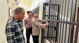 Plt Kasipropam Polres Grobogan IPTU Masngud Afandi memimpin inspeksi mendadak (sidak) di Rumah Tahanan (Rutan) Polres Grobogan, Rabu (10/9/2025).