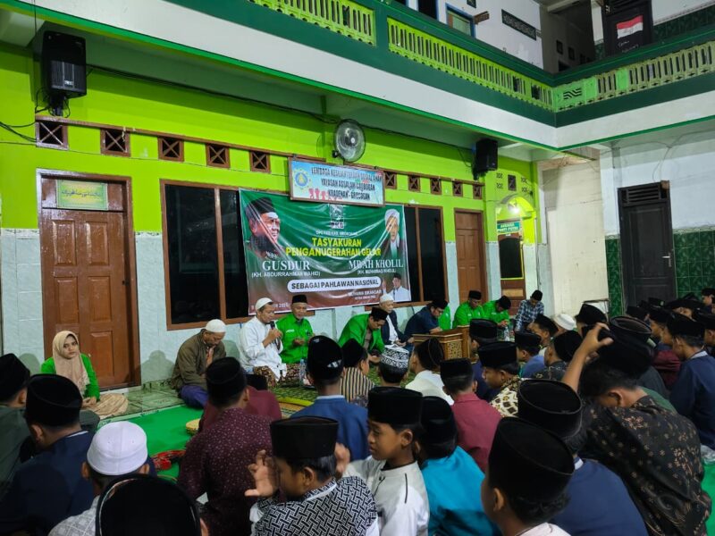 Ketua Dewan Syuro DPC PKB Grobogan, KH. Musyafa’ Zein saat memberikan pesan kepada kader PKB Grobogan dalam acara tasyakuran. (mediasapujagad.com/PCNU Grobogan)