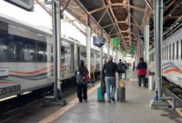 Suasana naik turun penumpang di Stasiun Tawang Semarang. (mediasapujagad.com/KAI Daop 4 Semarang)
