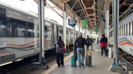 Suasana naik turun penumpang di Stasiun Tawang Semarang. (mediasapujagad.com/KAI Daop 4 Semarang)