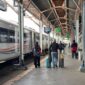 Suasana naik turun penumpang di Stasiun Tawang Semarang. (mediasapujagad.com/KAI Daop 4 Semarang)