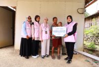 Parwati, butuh pabrik Dusun Ragem, Desa Tambakseli, Kecamatan Wirosari menerima bantuan sambungan listrik gratis dari PLN UP3 Grobogan.