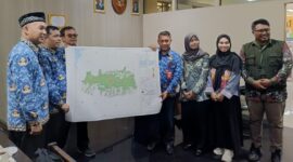 PT Fasade Kobeltama Internasional menyerahkan Peta Zona Nilai Tanah (ZNT) Kabupaten Grobogan Tahun 2025 kepada Kantor Pertanahan Kabupaten Grobogan. (mediasapujagad.com/dok)