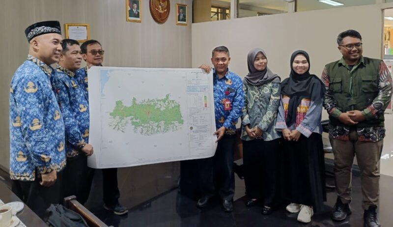 PT Fasade Kobeltama Internasional menyerahkan Peta Zona Nilai Tanah (ZNT) Kabupaten Grobogan Tahun 2025 kepada Kantor Pertanahan Kabupaten Grobogan. (mediasapujagad.com/dok)